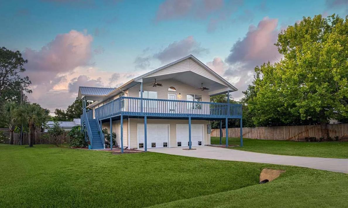 Five Bedroom Home In The Heart Of St Aug Beach Сент-Огастин Экстерьер фото