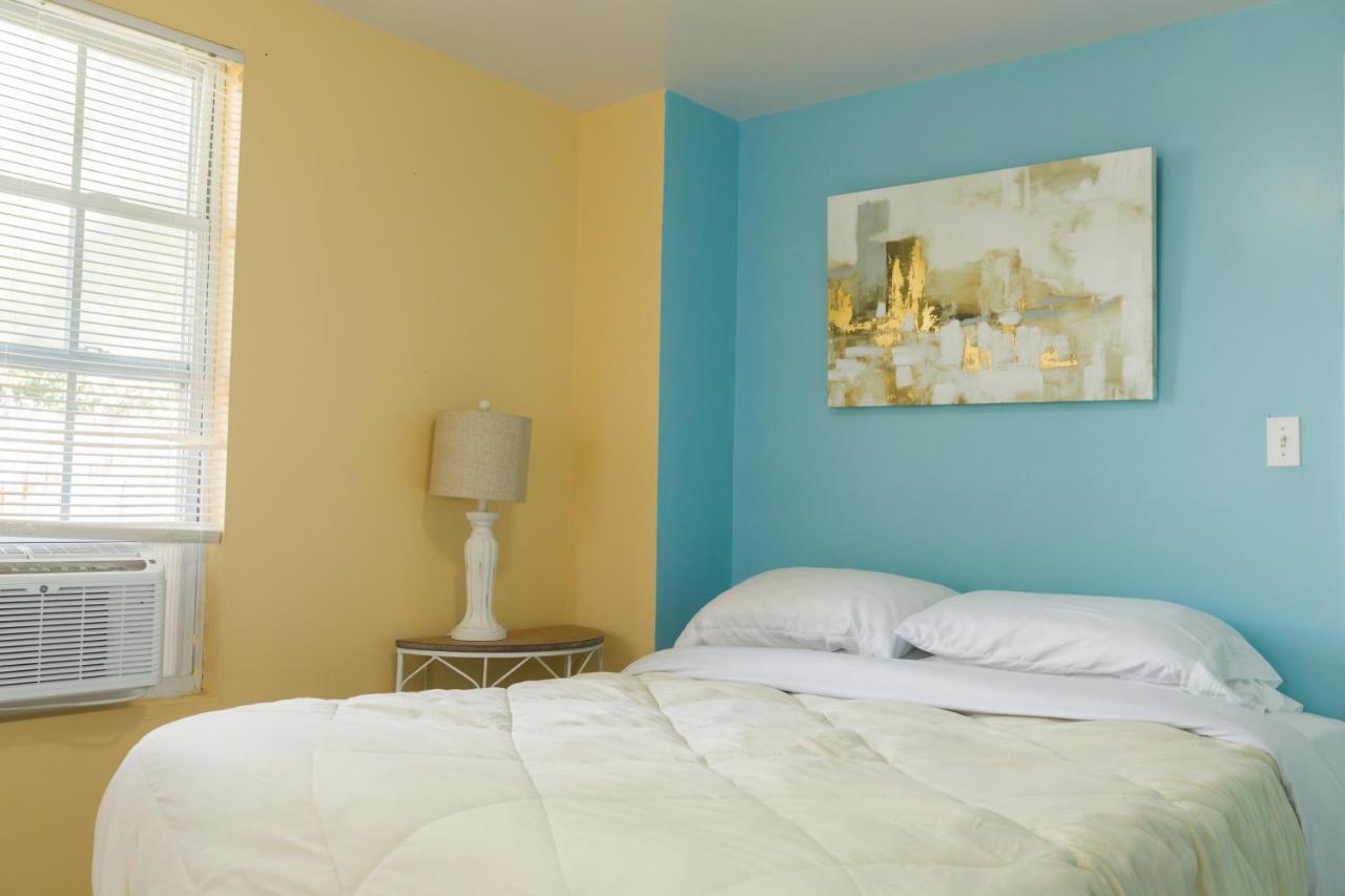 Five Bedroom Home In The Heart Of St Aug Beach Сент-Огастин Экстерьер фото
